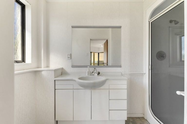 Photo of property in 76 Marine Parade, Mount Maunganui, 3116