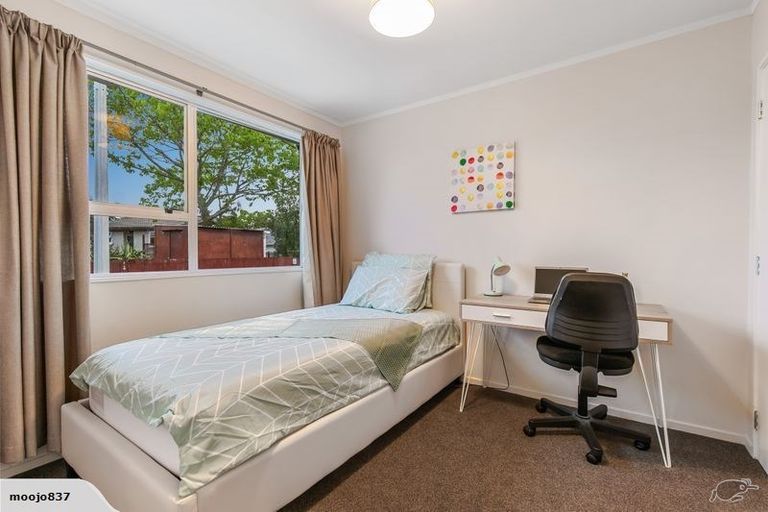 Photo of property in 2/13 Hamurana Place, Te Atatu Peninsula, Auckland, 0610