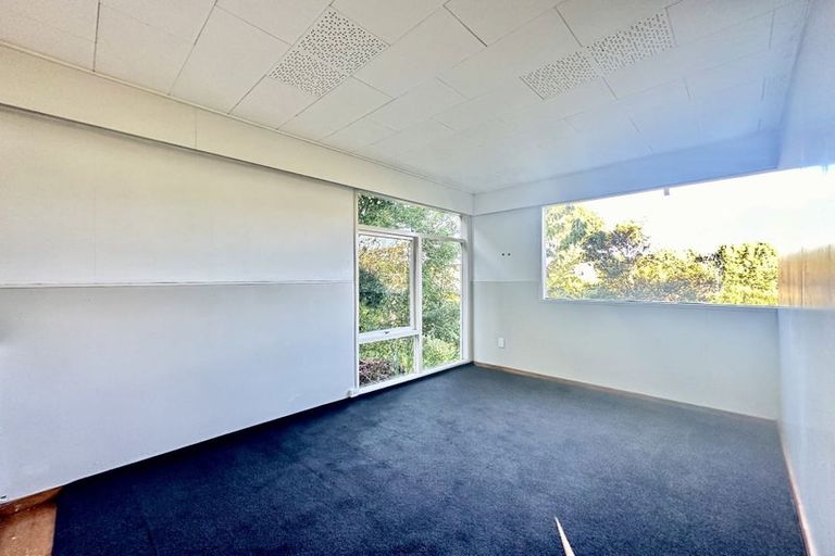 Photo of property in 10 Peter Terrace, Castor Bay, Auckland, 0620