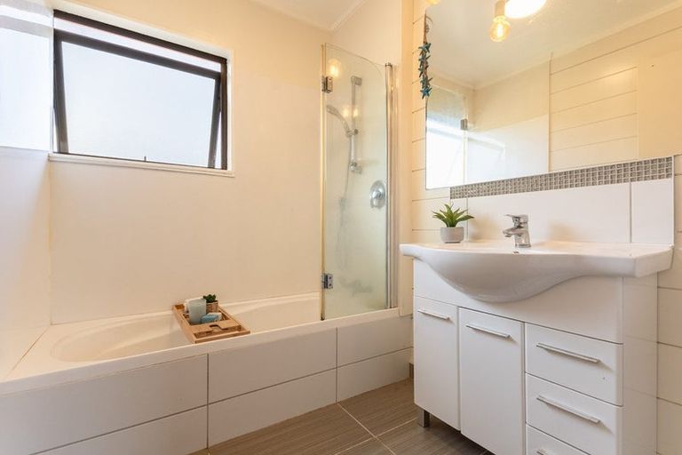 Photo of property in 2 Millvale Street, Waikanae, 5036