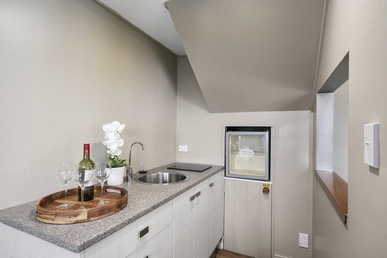 Photo of property in 51 Harbour View Road, Northland, Wellington, 6012