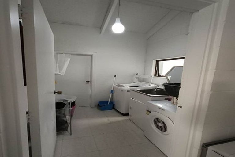 Photo of property in 1 Kim Street, Khandallah, Wellington, 6035