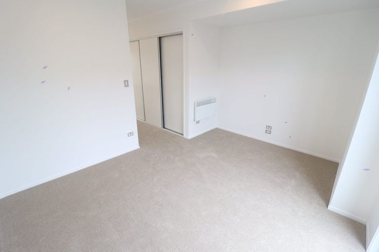 Photo of property in 34 Hobsonville Point Road, Hobsonville, Auckland, 0616