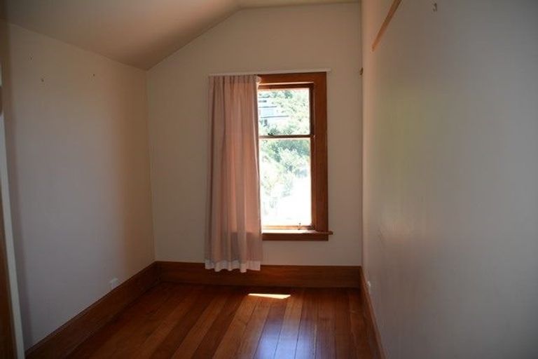 Photo of property in 120 Inglis Street, Seatoun, Wellington, 6022