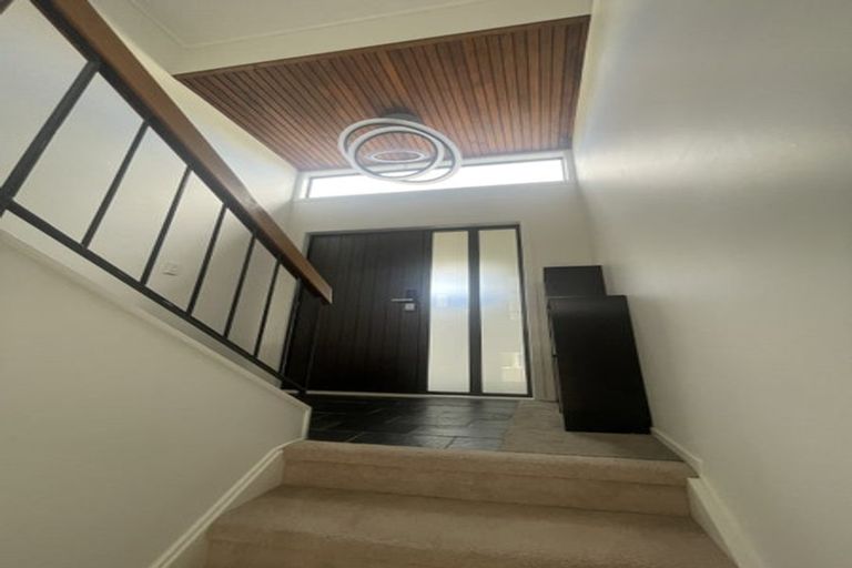 Photo of property in 48 Tauhinu Road, Greenhithe, Auckland, 0632