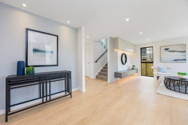 Photo of property in 16 Pekanga Road, Orewa, 0931