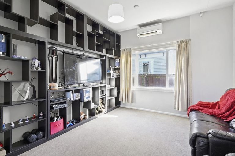 Photo of property in 12 Frederick Street, Waltham, Christchurch, 8011