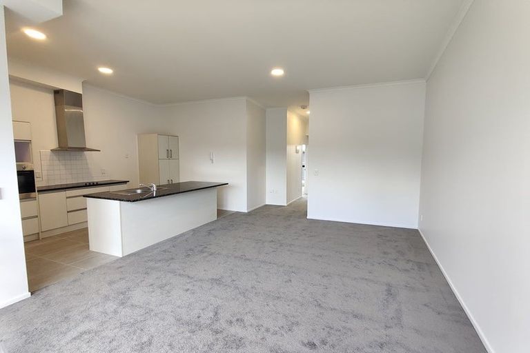 Photo of property in 6/11 Carlos Drive, Flat Bush, Auckland, 2016