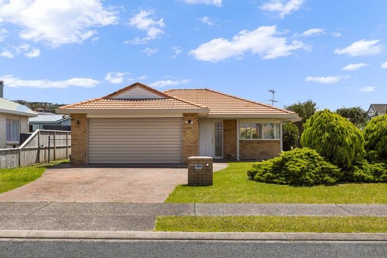 Photo of property in 88 Lakeside Drive, Orewa, 0931