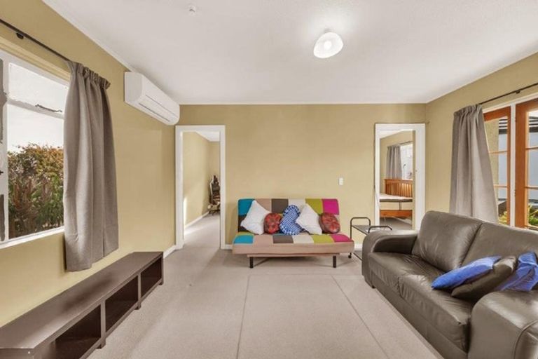 Photo of property in 28 Russley Road, Russley, Christchurch, 8042