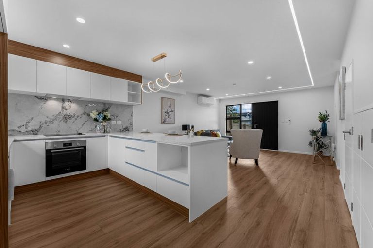Photo of property in 7/1 Benita Place, Sunnyvale, Auckland, 0612