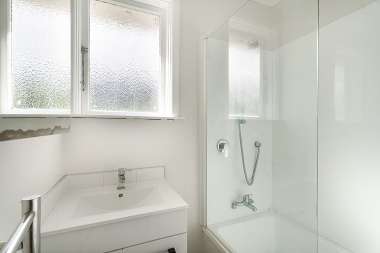 Photo of property in 6 Hereford Street, Cannons Creek, Porirua, 5024