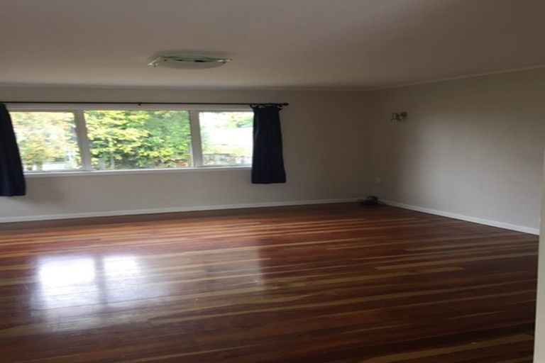 Photo of property in 26 Tawhana Crescent, Red Beach, 0932