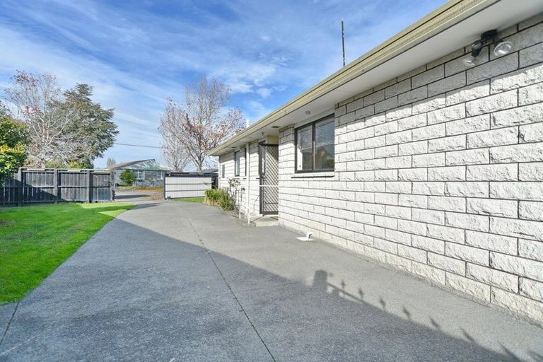 Photo of property in 31 Tyrone Street, Belfast, Christchurch, 8051