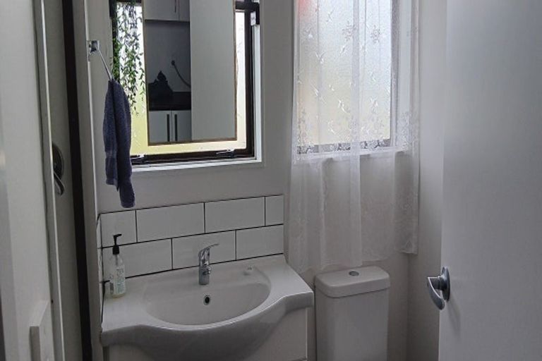 Photo of property in 16 Hunter Street, Westport, 7825