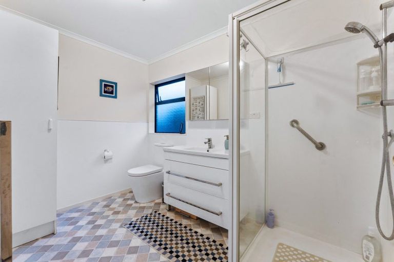 Photo of property in 14 Francis Skinner Place, Orewa, 0931