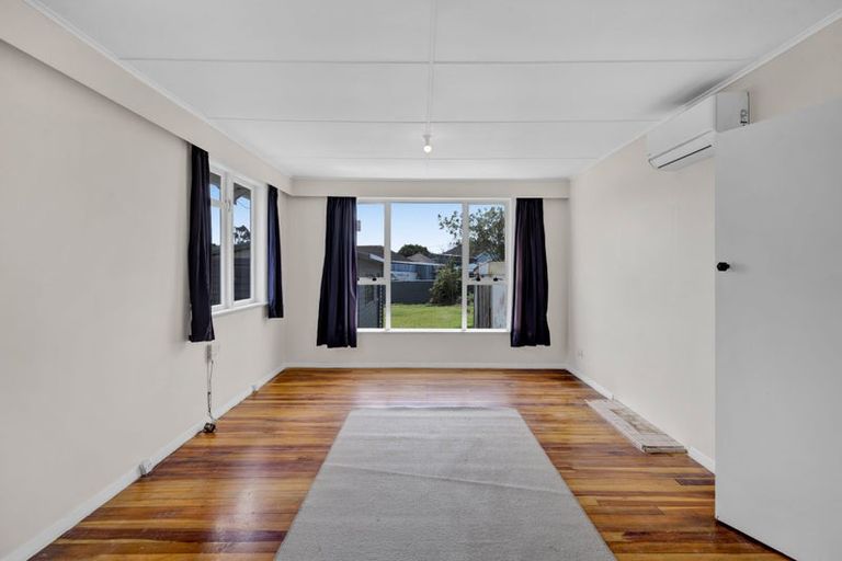 Photo of property in 6 Mcguire Street, Hawera, 4610