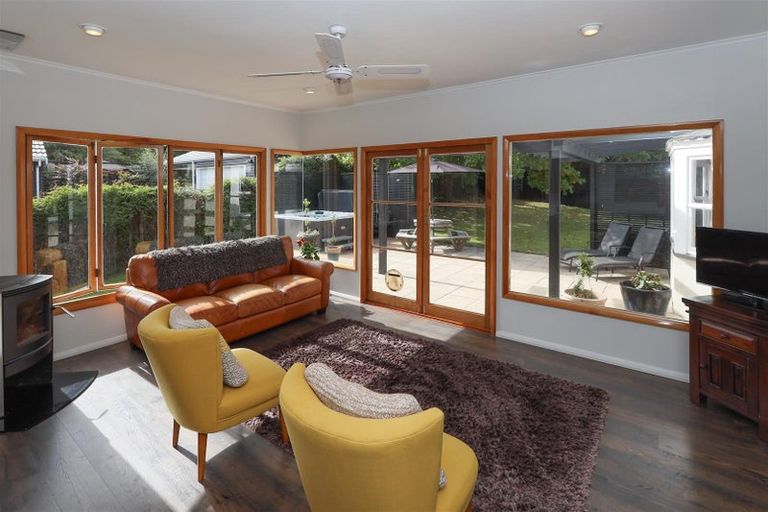 Photo of property in 1 Pah Road, Kawaha Point, Rotorua, 3010