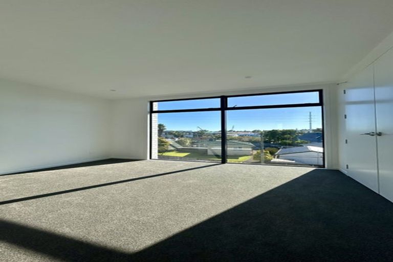 Photo of property in 15 Tiraumea Drive, Pakuranga, Auckland, 2010