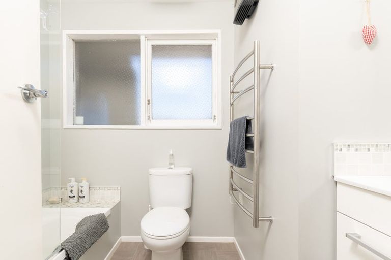 Photo of property in 4 Chudleigh Grove, Churton Park, Wellington, 6037