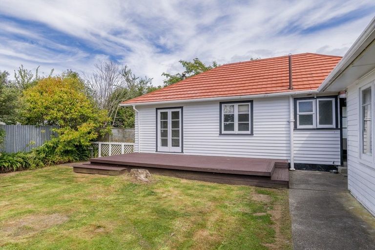 Photo of property in 13 Saint Annes Street, Levin, 5510