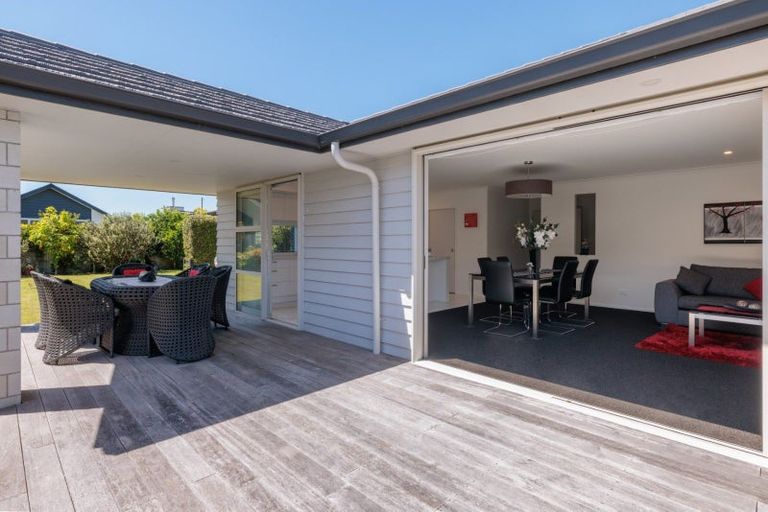 Photo of property in 93 Sandhurst Drive, Papamoa Beach, Papamoa, 3118