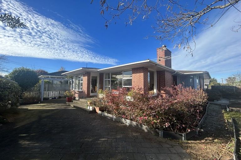Photo of property in 32 Greendale Avenue, Avonhead, Christchurch, 8042