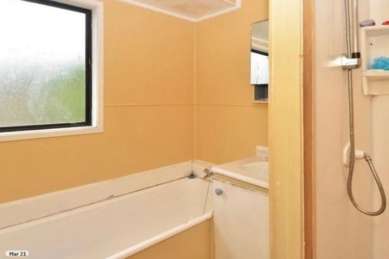 Photo of property in 6 Rako Place, Manurewa, Auckland, 2102