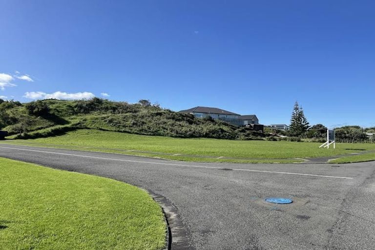 Photo of property in 16 Longbeach Drive, Castlecliff, Wanganui, 4501