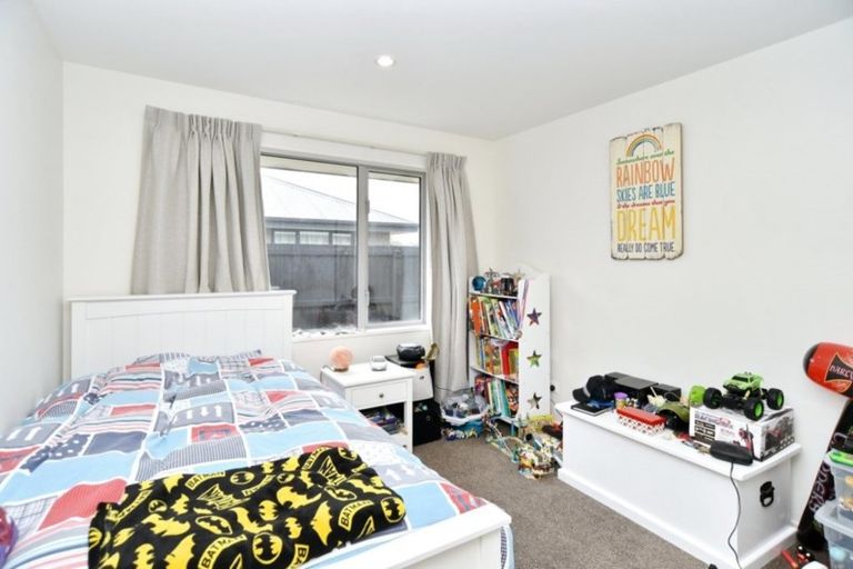 Photo of property in 50 Koura Drive, Rangiora, 7400