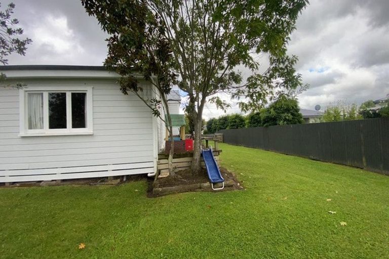 Photo of property in 8 Guy Street, Waipawa, 4210