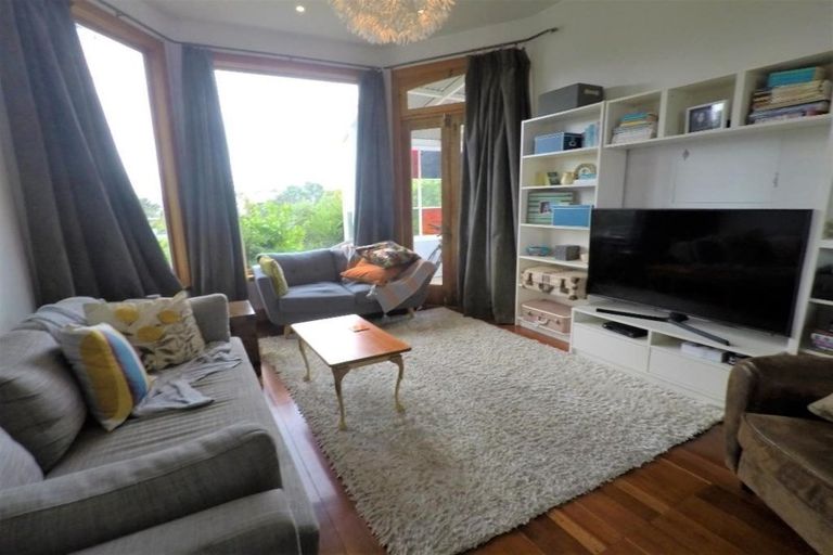 Photo of property in 33 Harland Street, Brooklyn, Wellington, 6021