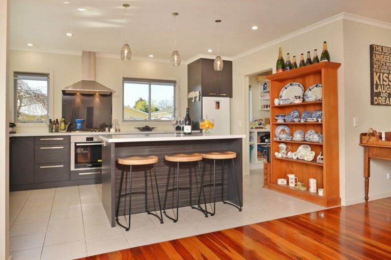 Photo of property in 12 Wood Street, Greytown, 5712