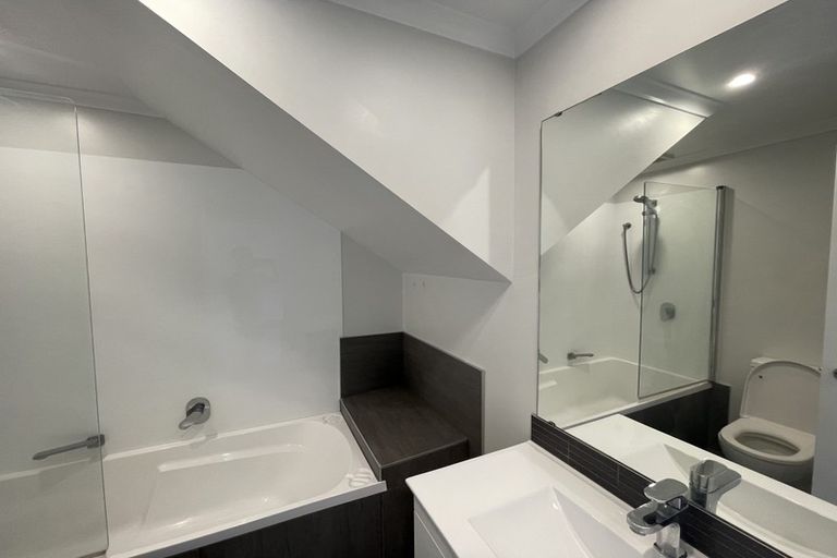 Photo of property in 174 Hobsonville Point Road, Hobsonville, Auckland, 0616