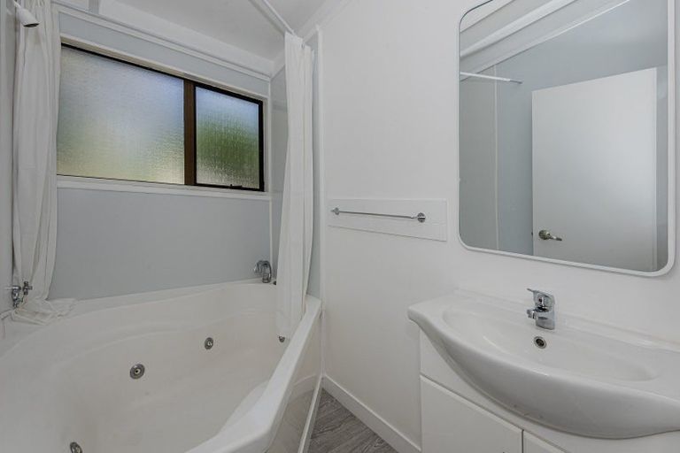 Photo of property in 11 Ikatere Place, Raumanga, Whangarei, 0110