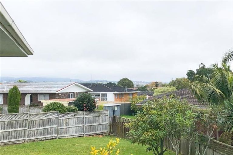 Photo of property in 42 Miltonia Avenue, Te Atatu South, Auckland, 0610