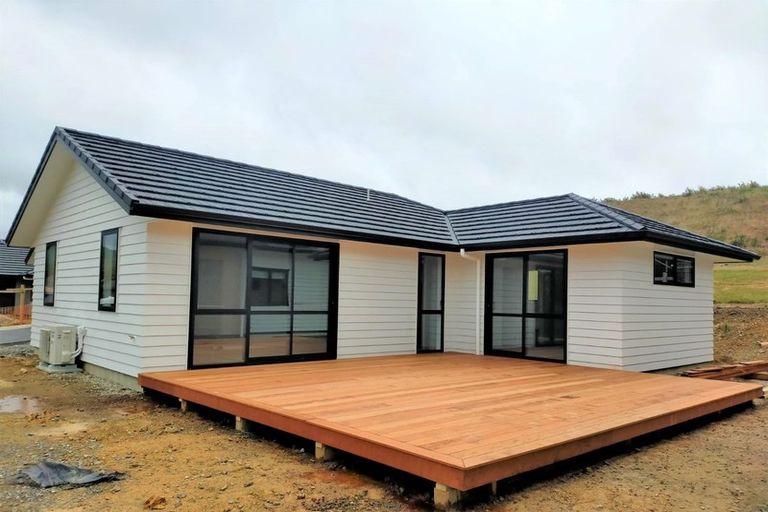 Photo of property in 48 Schooner Drive, Whitby, Porirua, 5024