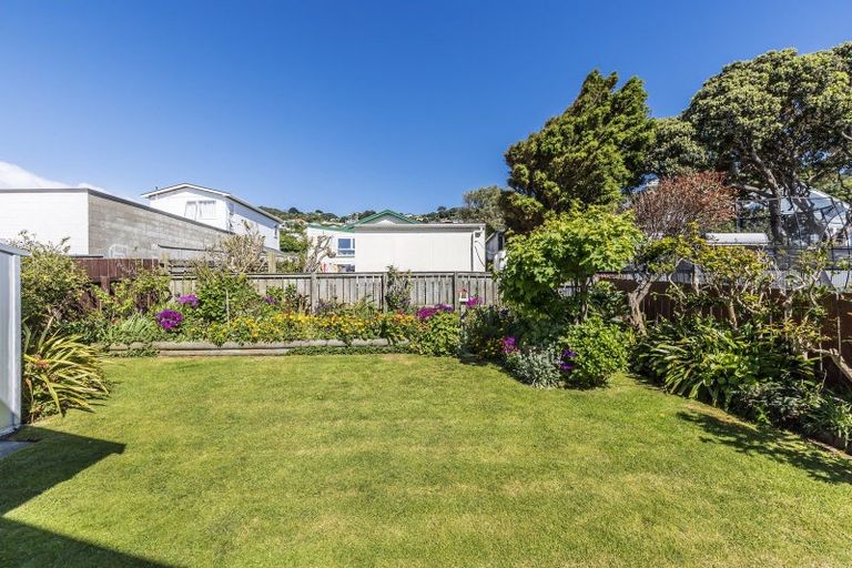 Photo of property in 33 Palm Avenue, Lyall Bay, Wellington, 6022