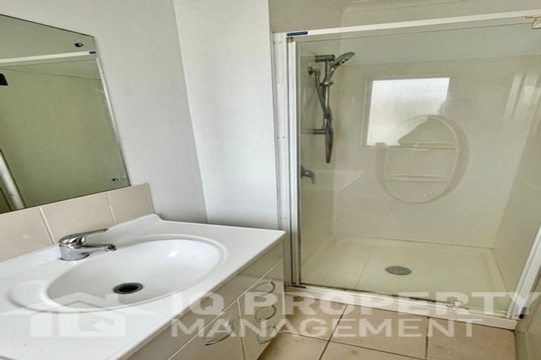 Photo of property in 35 Peninsula Road, Mangere, Auckland, 2022