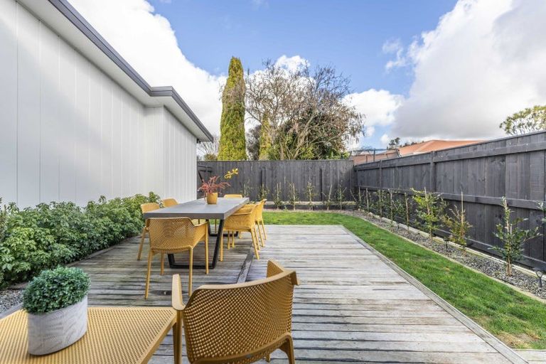 Photo of property in 35 Ashford Avenue, Hokowhitu, Palmerston North, 4410