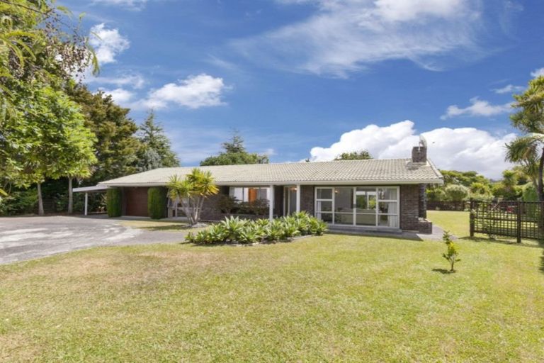 Photo of property in 39 Harbour View Road, Point Wells, 0986