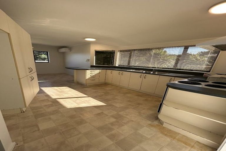 Photo of property in 50a Edmonton Road, Henderson, Auckland, 0612