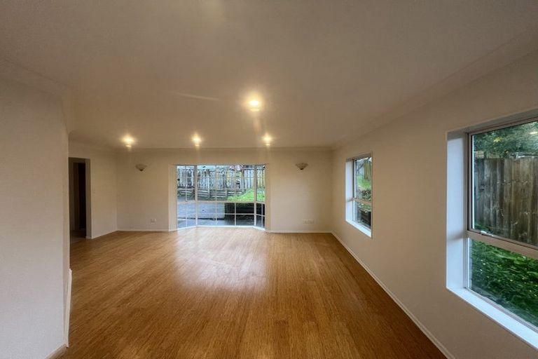 Photo of property in 3a Christina Avenue, Te Atatu South, Auckland, 0602