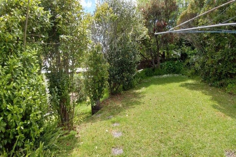 Photo of property in 1/17 Weetman Drive, Browns Bay, Auckland, 0630