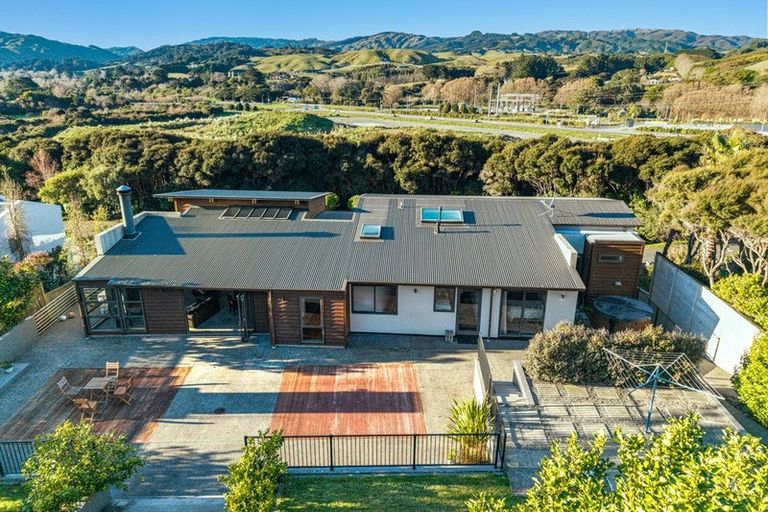 Photo of property in 3 Young Nicks Lane, Whitby, Porirua, 5024