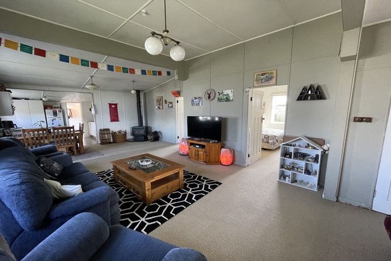 Photo of property in 37 Tasman Road, Otaki Beach, Otaki, 5512