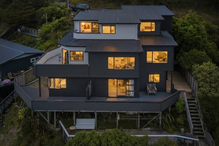 Photo of property in 83 Tannadyce Street, Strathmore Park, Wellington, 6022