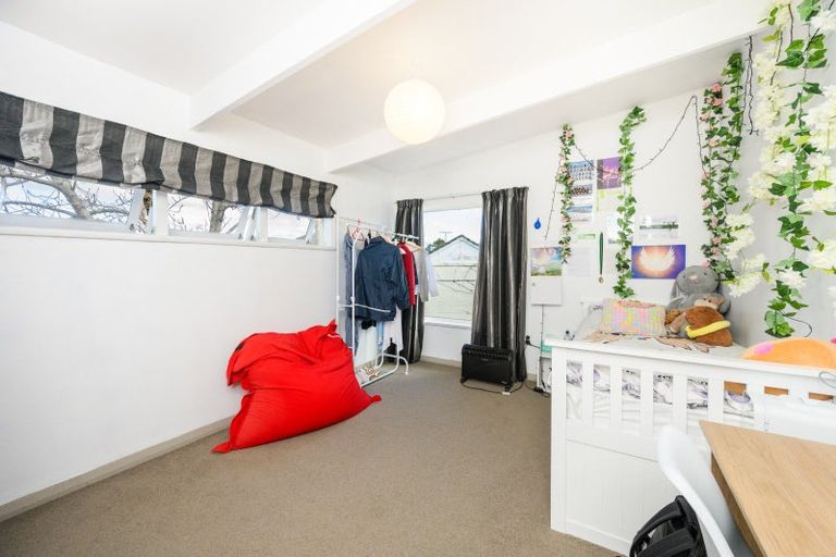 Photo of property in 12 Kent Crescent, Awapuni, Palmerston North, 4412