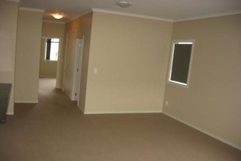 Photo of property in 20/11 Carlos Drive, Flat Bush, Auckland, 2016