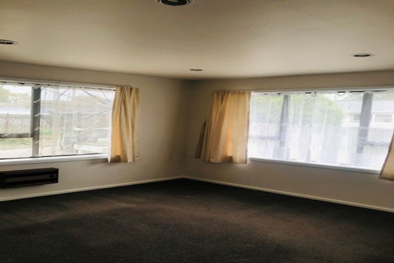 Photo of property in 4 Shirldale Place, Avonhead, Christchurch, 8042